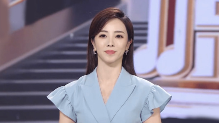 央视主持人李思思变身宝妈开启带娃模式，孩子正脸曝光长相帅气