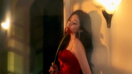 杨幂微博之夜红毯造型热情火辣，风情万种艳光四射美艳度拉满