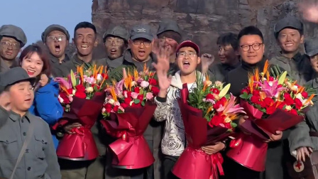 《大突围》未播先火！主演集体亮相，大学生组团演鬼子逼疯导演