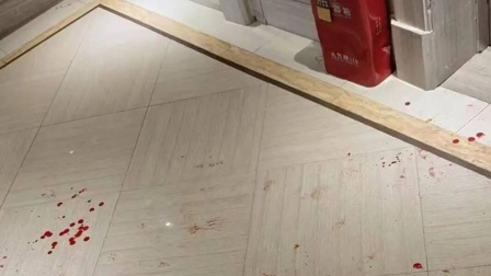 为帮女友出头，高三在读男生在电梯口抱摔