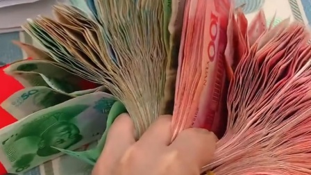 别人毕业旅行他却忙着