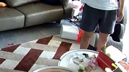 男子因情感纠纷要轻生 民警眼疾手快一把拽住