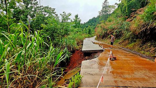 湖南湘西遭遇强降雨 各地全力做好应对